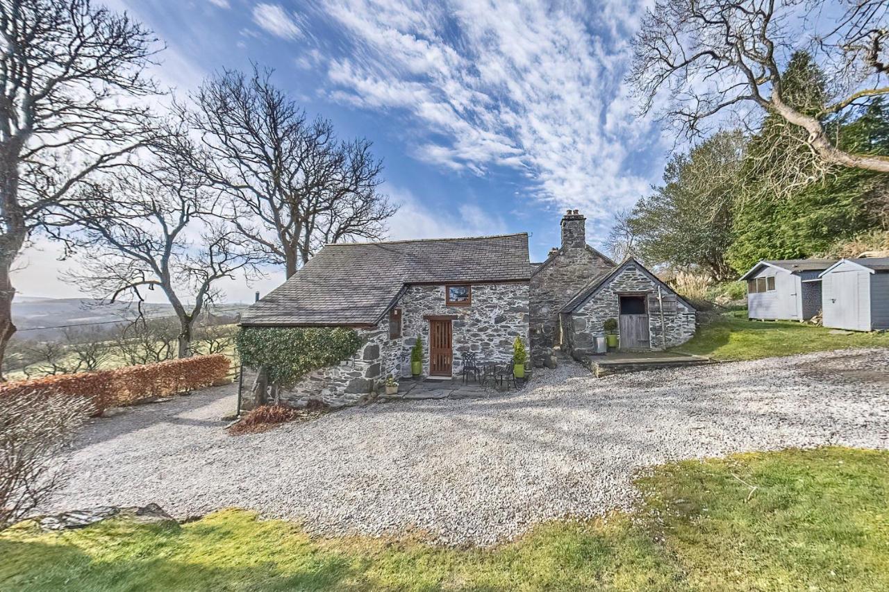 Сasa de vacaciones Beautiful 16th Century Ty Cerrig Cottage, Set In Stunning Grounds With Great Views Corwen