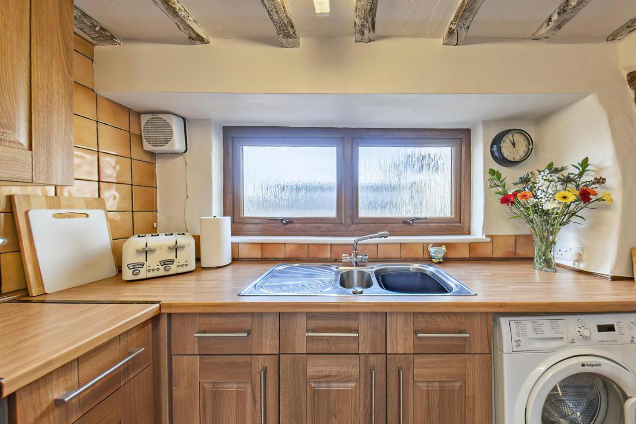 Beautiful 16th Century Ty Cerrig Cottage, Set In Stunning Grounds With Great Views * Corwen