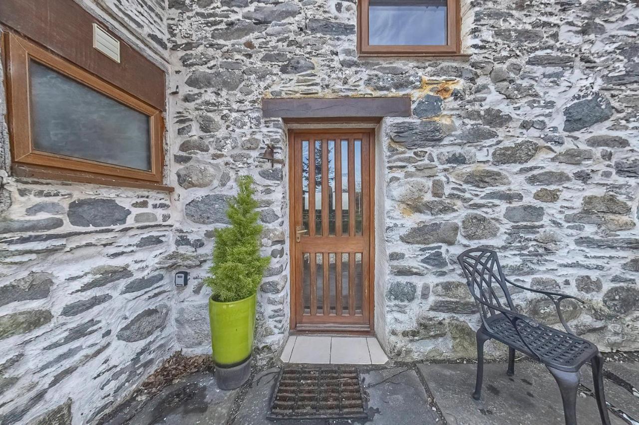 Beautiful 16th Century Ty Cerrig Cottage, Set In Stunning Grounds With Great Views Сasa de vacaciones