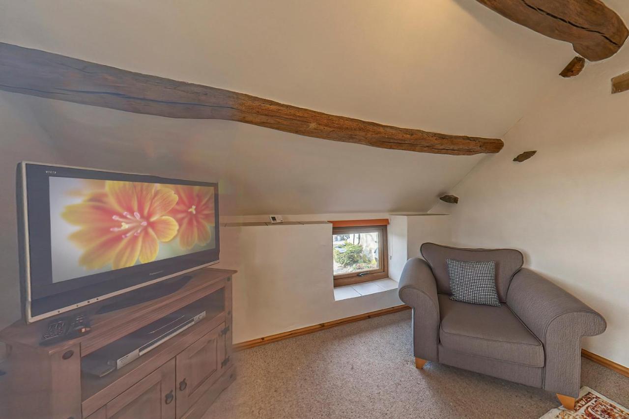 Сasa de vacaciones Beautiful 16th Century Ty Cerrig Cottage, Set In Stunning Grounds With Great Views *