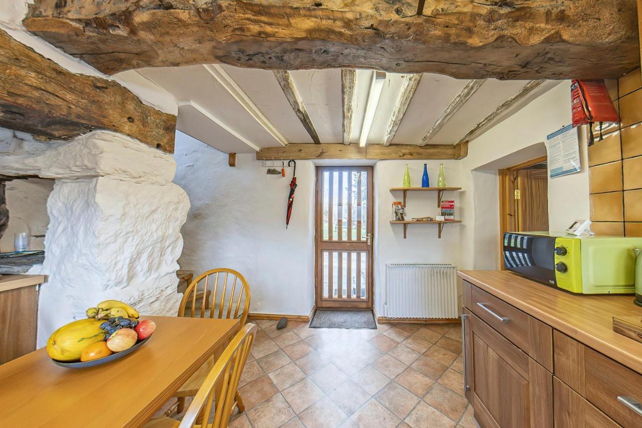 Beautiful 16th Century Ty Cerrig Cottage, Set In Stunning Grounds With Great Views Holiday home